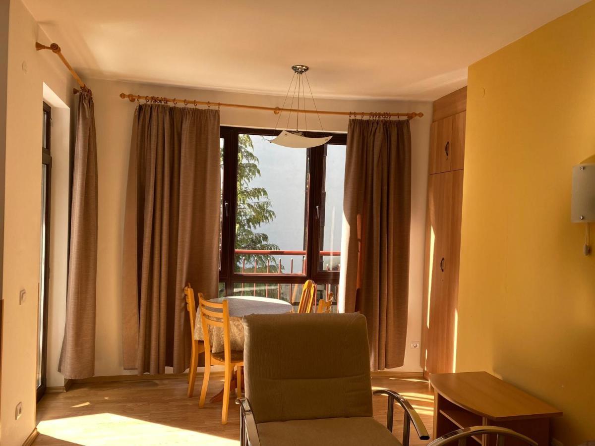 Apart Hotel Flora Residence - Clover Building Flat 09 โบโรเวทส์ ภายนอก รูปภาพ